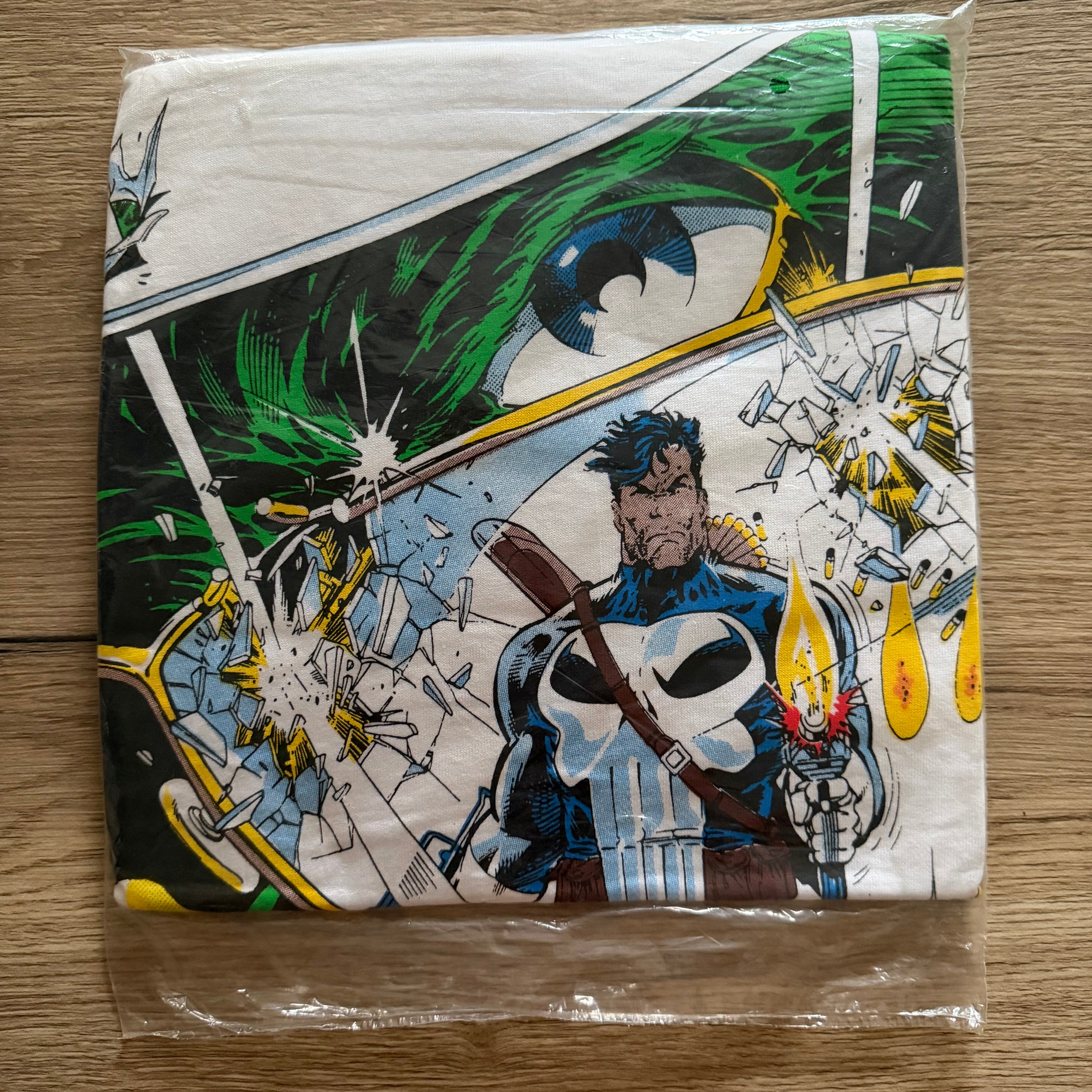 Vintage 90's Punisher Hulk Comic Images Marvel T-Shirt