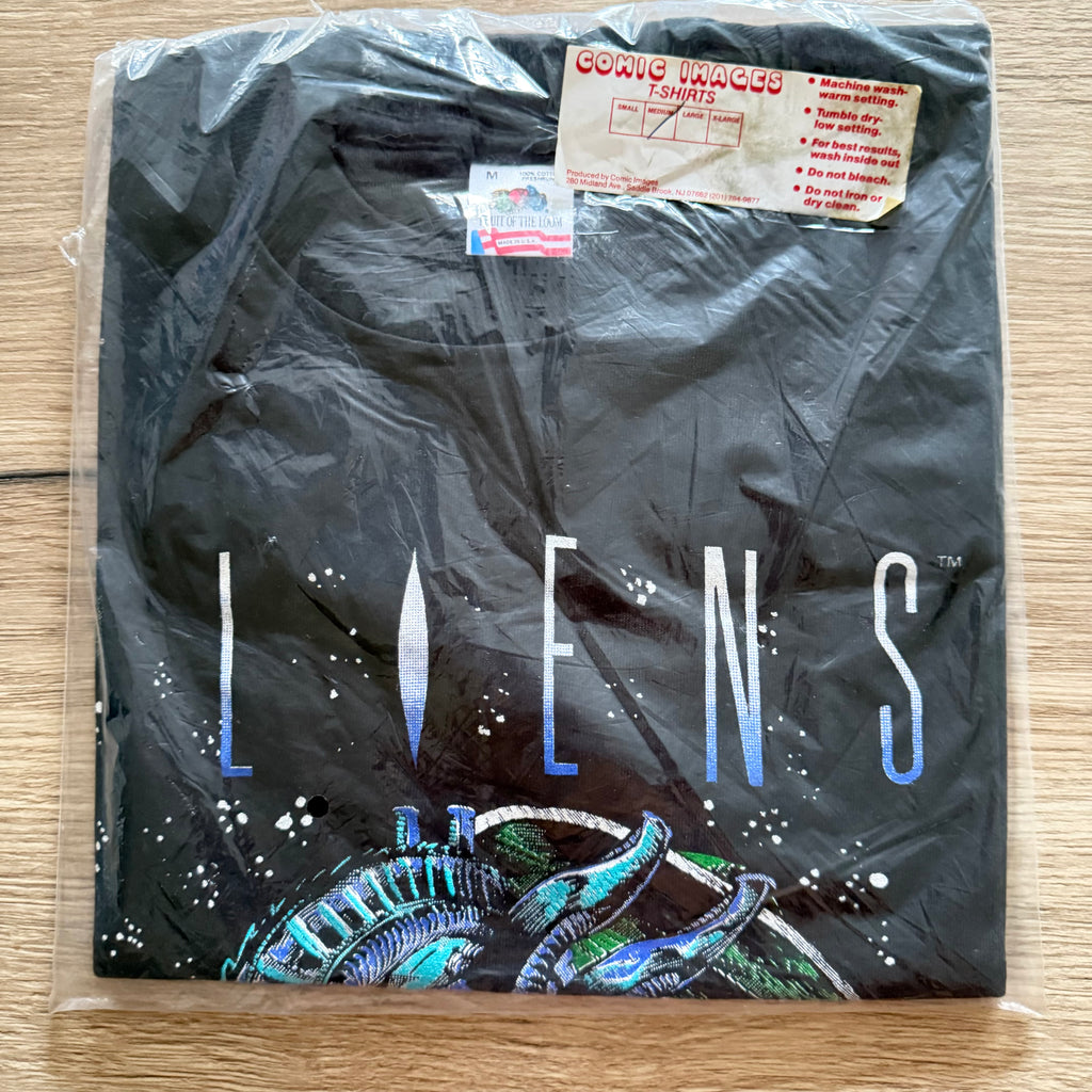 Vintage 90's Aliens Movie Comic Images T-Shirt